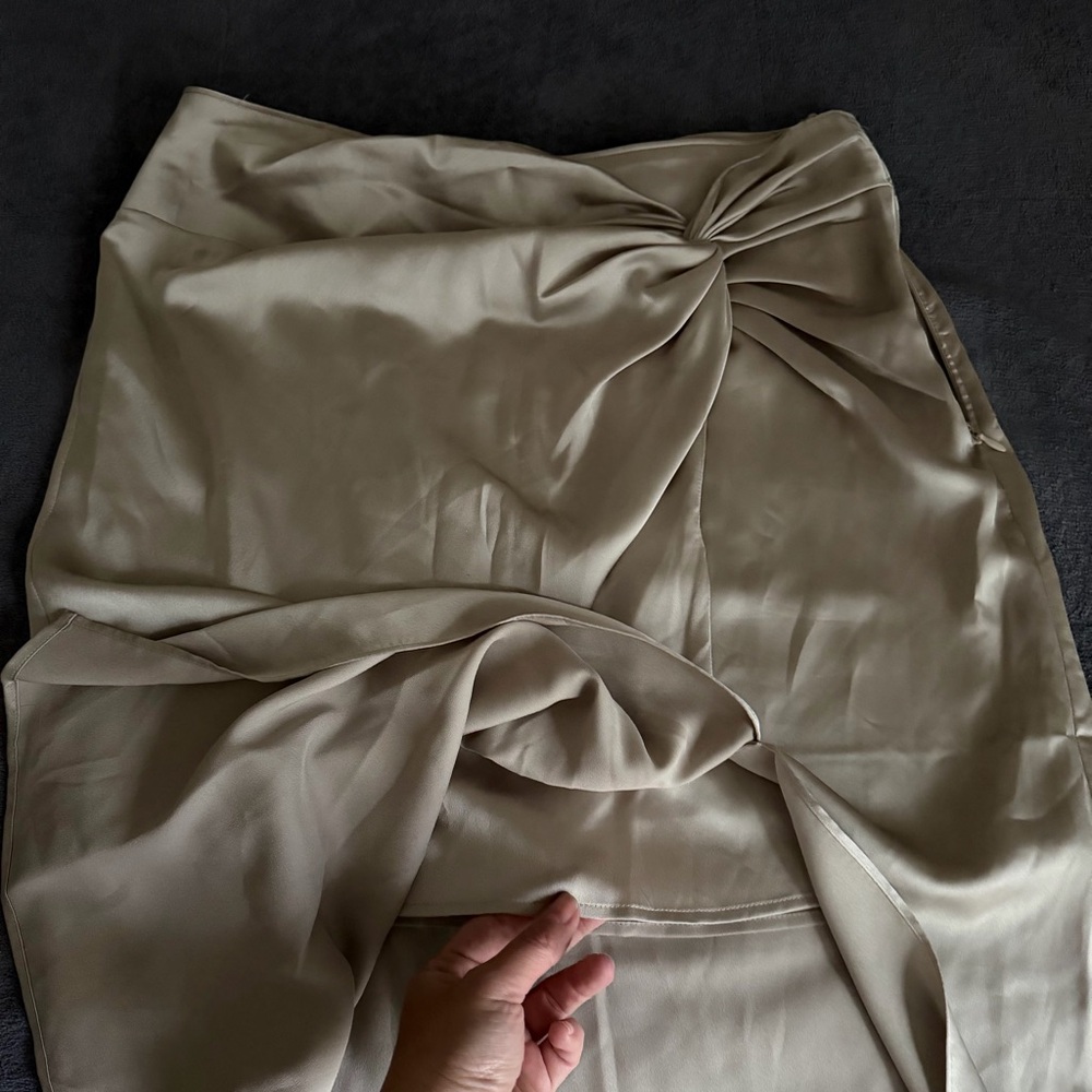 Abercrombie & Fitch satin midi skirt with slit - Picture 6 of 6